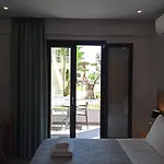 Trianon Apartmanhotel 4*