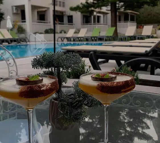Trianon Appart hôtel 4*