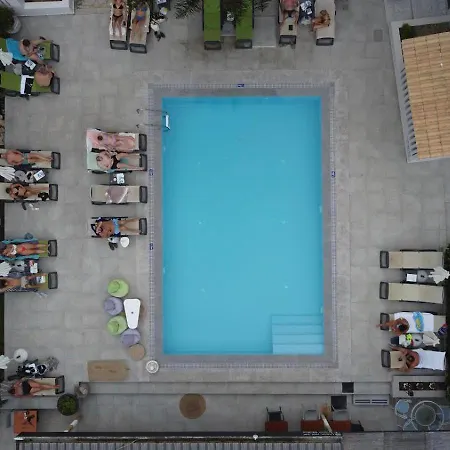 Apartahotel Trianon 4*