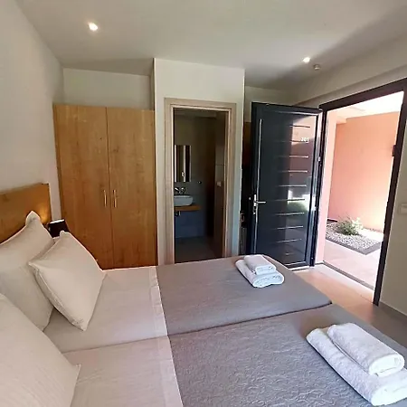 Trianon 4*