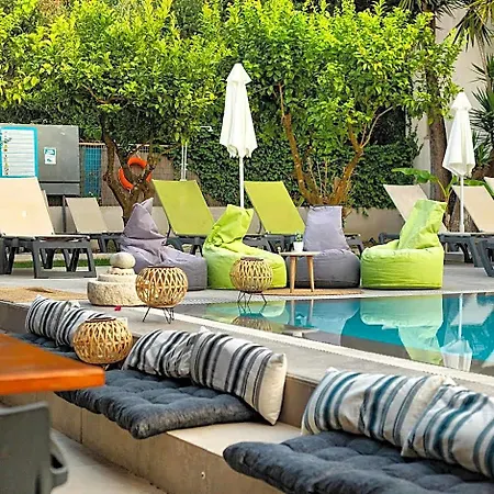 Trianon Aparthotel