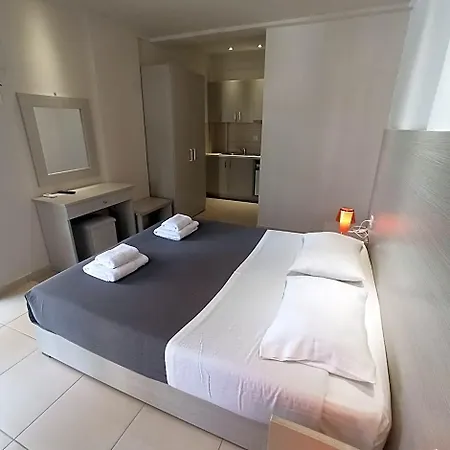 Trianon Aparthotel 4*