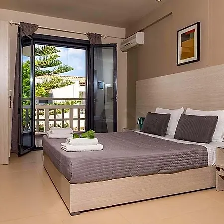 Trianon Aparthotel 4*