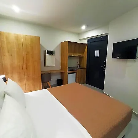 Trianon Aparthotel 4*