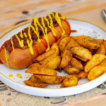 Trianon 아파트호텔